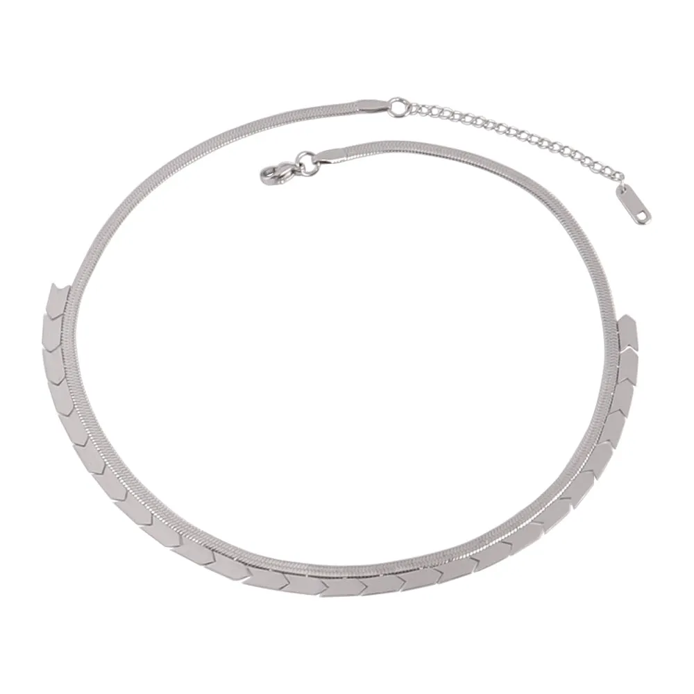 Round Geometric Pendant Necklace Choker