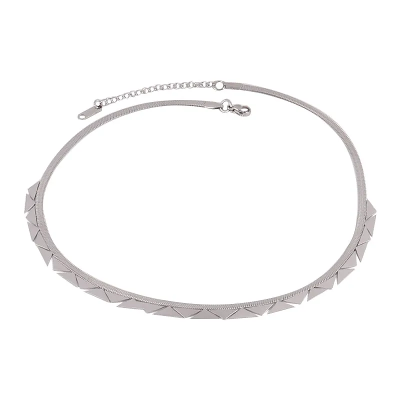 Round Geometric Pendant Necklace Choker